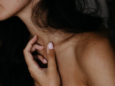 Corpo travado e hormônios fora de hora: como prisão de ventre e menopausa precoce estão conectados